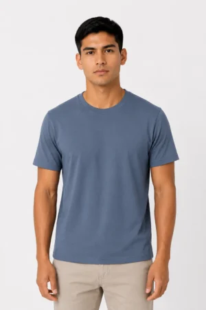 remera polera básica cuello redondo 100% algodón peruano color azul pujusó industria boliviana hecho en santa cruz bolivia calidad premium algodón pima usada por un modelo
